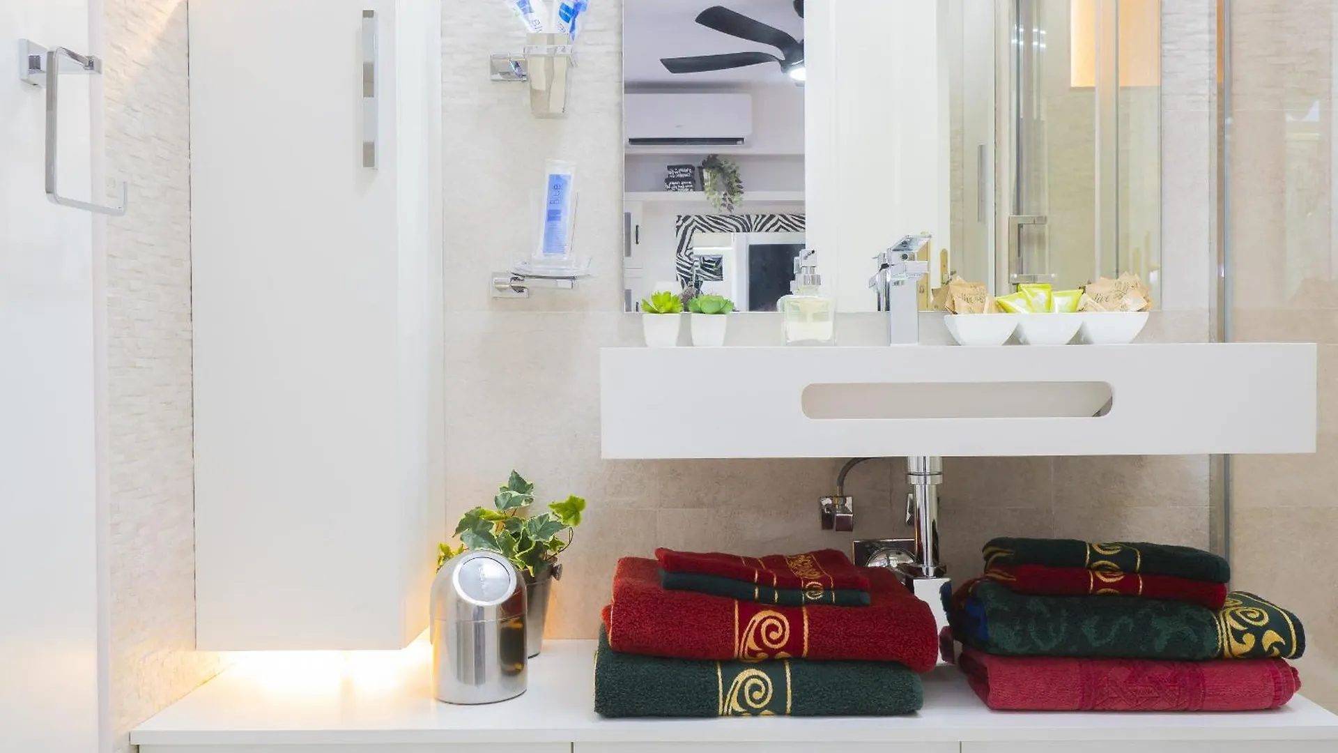 Guest house Cubo'S Poseidon Apartment 2 & Pool Benalmadena