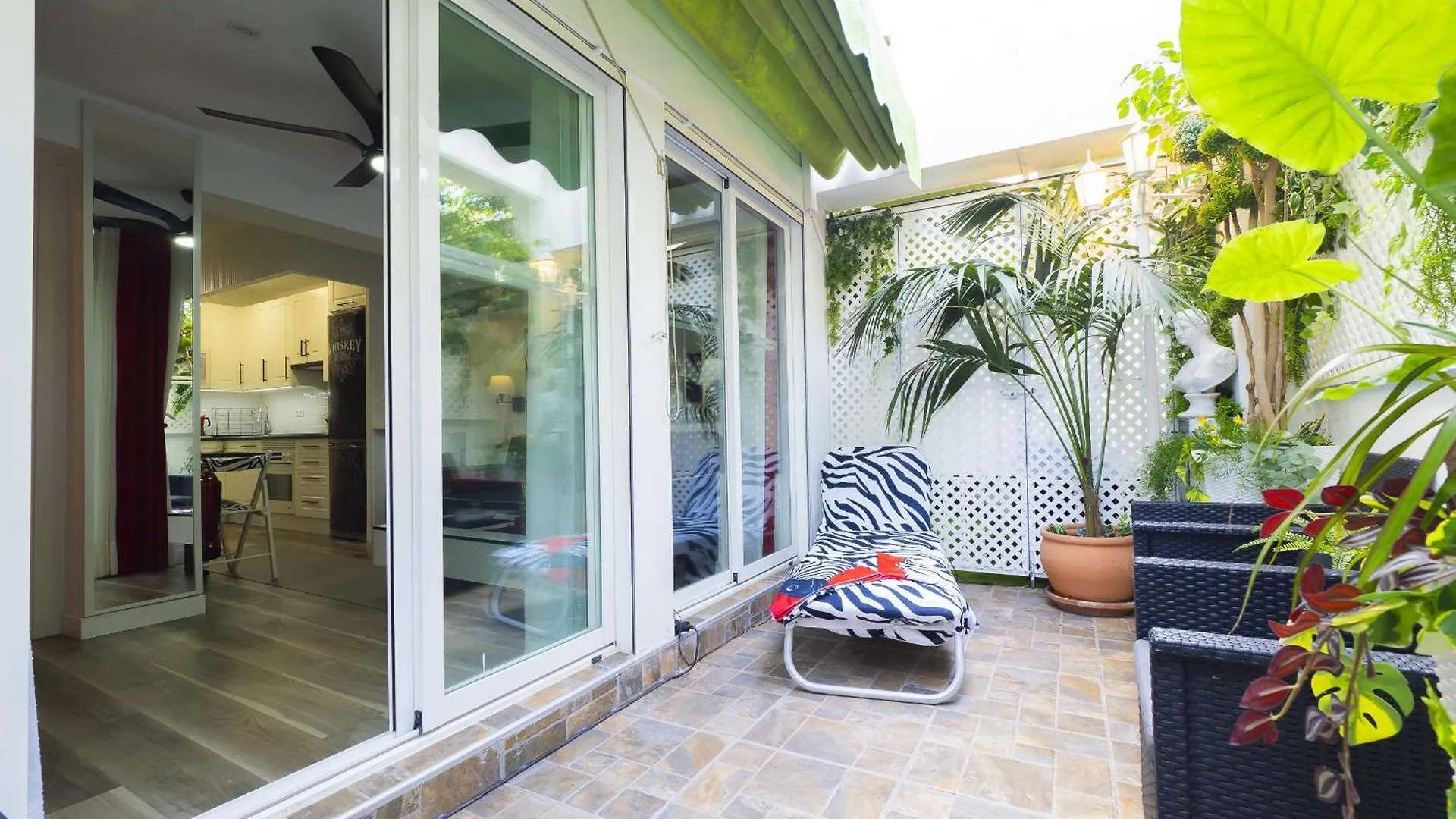 Cubo'S Poseidon Apartment 2 & Pool Benalmadena Guest house