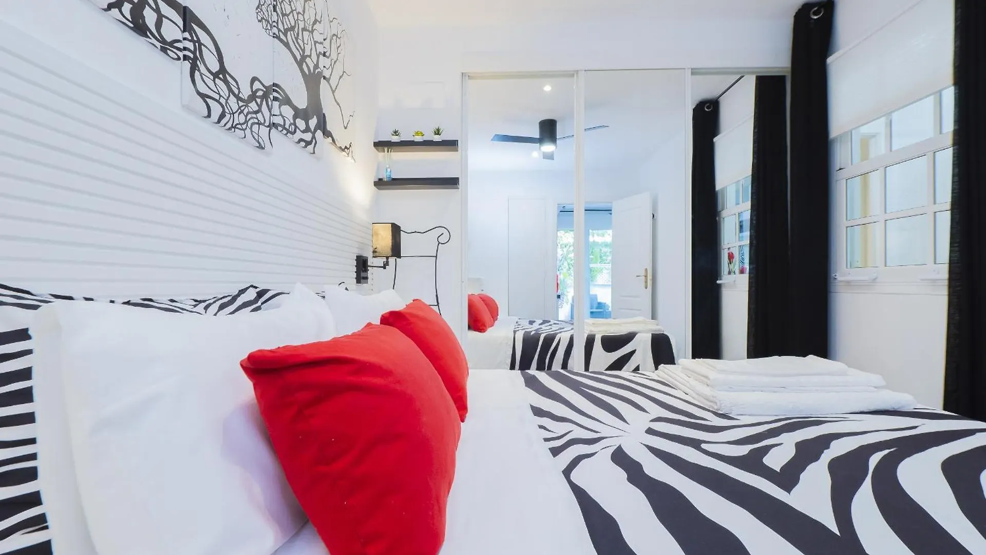 Cubo'S Poseidon Apartment 2 & Pool Benalmadena Guest house